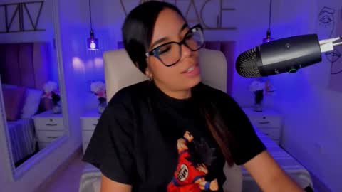 Sophie Hill  online show from November 3, 7:59 pm