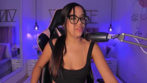 Sophie Hill  online show from November 19, 8:09 pm