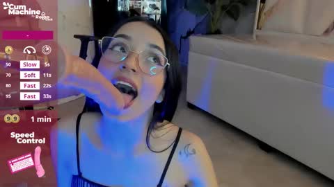 Snapshot of sophiadoll_tf chatting on November 11, 9:15 pm sophiadoll_tf online show from November 11, 9:15 pm