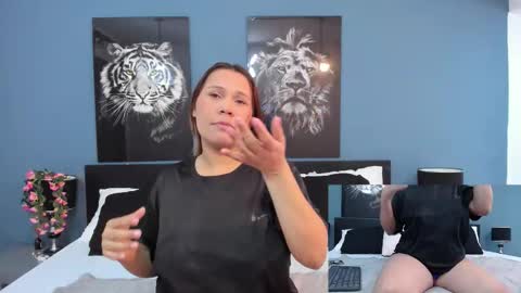 Snapshot of sophiaqueens chatting on February 9, 8:35 pm Sophia online show from February 9, 8:35 pm