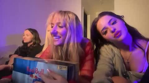 sophiarenae online show from February 23, 5:05 am