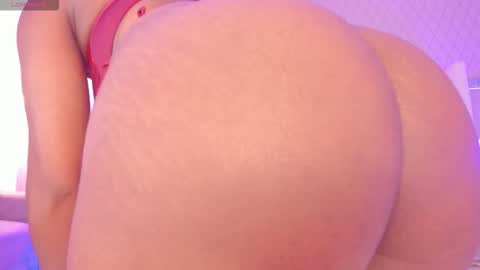 Snapshot of sophiasmiths_ chatting on October 12, 10:03 am SophiaSmiths online show from October 12, 10:03 am