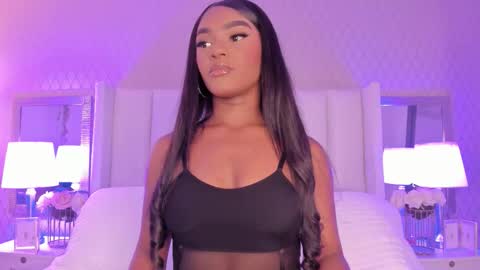 Snapshot of sophiasmiths_ chatting on October 14, 11:05 pm SophiaSmiths online show from October 14, 11:05 pm