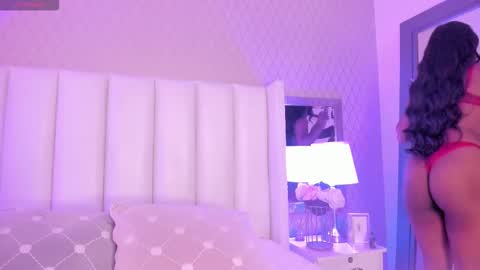 Snapshot of sophiasmiths_ chatting on October 24, 7:21 pm SophiaSmiths online show from October 24, 7:21 pm