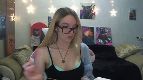 Snapshot of sophiasonata chatting on October 1, 10:05 pm SophiaSonata online show from October 1, 10:05 pm