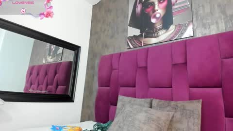 Snapshot of sophiasweet__ chatting on November 18, 12:31 pm Sophia online show from November 18, 12:31 pm