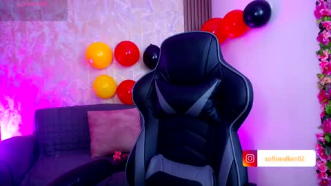 sophia walker online show from September 25, 1:04 pm