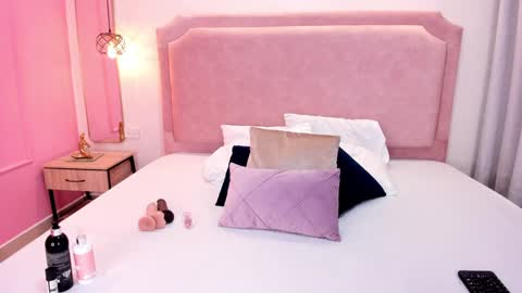 SOPHIA online show from February 3, 1:19 pm