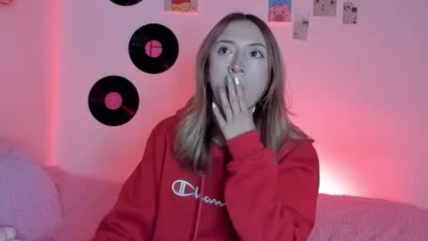 Sophie online show from October 19, 5:30 am