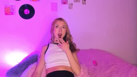 Sophie online show from February 19, 6:53 am