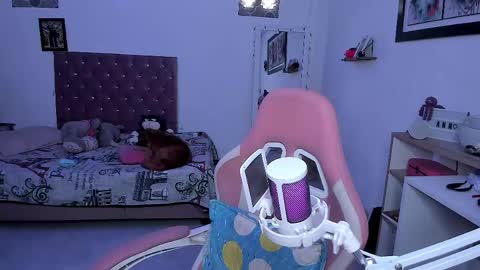 Snapshot of sophie_dolly_ chatting on April 25, 9:56 pm sophie doll online show from April 25, 9:56 pm