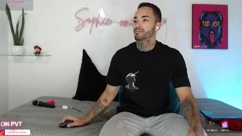 SOPHIE - FOXX online show from November 8, 1:44 pm