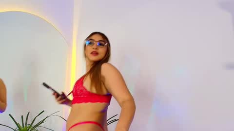  SOPHIE JANNER online show from February 12, 6:58 pm