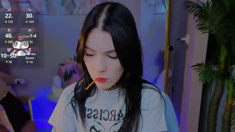 sophie_nomenal_ online show from October 29, 1:46 pm