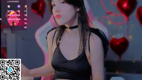 sophie_nomenal_ online show from February 14, 9:39 am