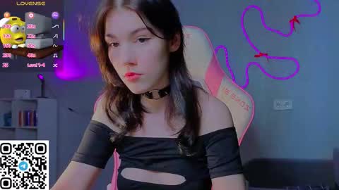 sophie_nomenal_ online show from March 8, 11:58 am