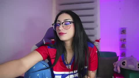 Snapshot of sophie_soft69 chatting on April 25, 5:32 am sophie_soft69 online show from April 25, 5:32 am