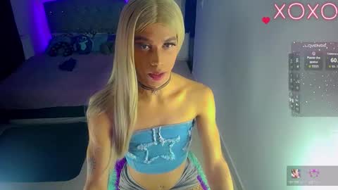 sophie_vall online show from November 18, 3:56 am