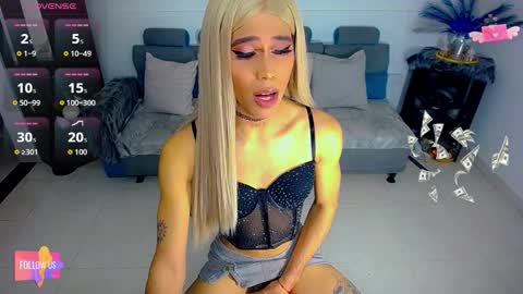 sophie_vall online show from February 25, 1:04 am