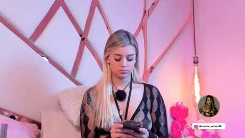 Sophie online show from March 27, 8:19 pm