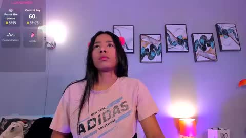 sophie_w1 online show from November 24, 12:16 pm