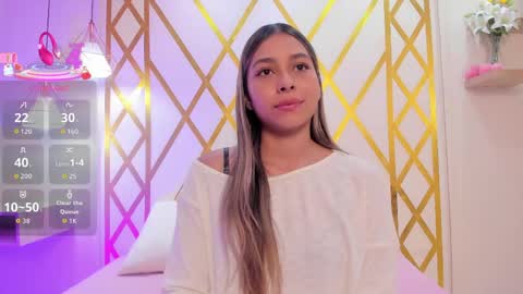 Sophie online show from May 9, 1:05 pm