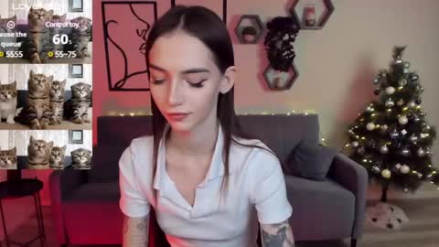 Sophie online show from December 9, 11:45 pm