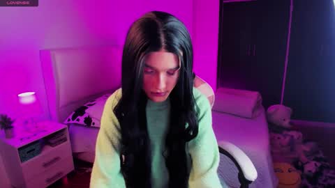    online show from November 25, 8:25 am