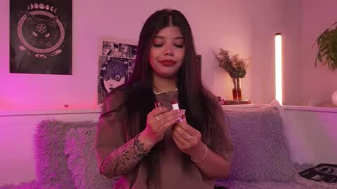 Snapshot of sophiee_art chatting on February 23, 4:21 am Sophiee online show from February 23, 4:21 am