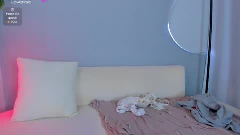 Snapshot of sophiee_s chatting on April 22, 11:06 pm Sophie online show from April 22, 11:06 pm