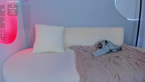 Snapshot of sophiee_s chatting on May 12, 11:02 pm Sophie online show from May 12, 11:02 pm