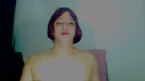 Snapshot of sophiehillsxo chatting on October 23, 3:06 am sophiehillsxo online show from October 23, 3:06 am