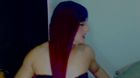 Snapshot of sophiehillsxo chatting on October 28, 2:53 pm sophiehillsxo online show from October 28, 2:53 pm