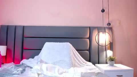 Snapshot of sophiejohnss chatting on November 1, 7:05 pm Sophie Johns online show from November 1, 7:05 pm