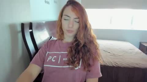 Snapshot of sophielatina chatting on December 16, 6:57 pm Sophia online show from December 16, 6:57 pm