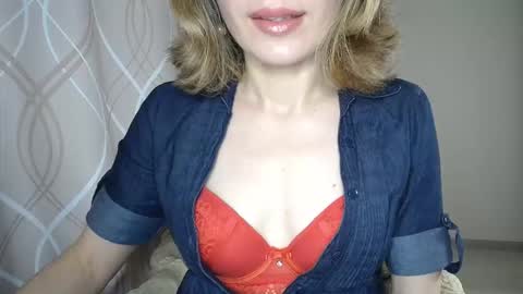 Sophiemisss online show from November 4, 7:51 am