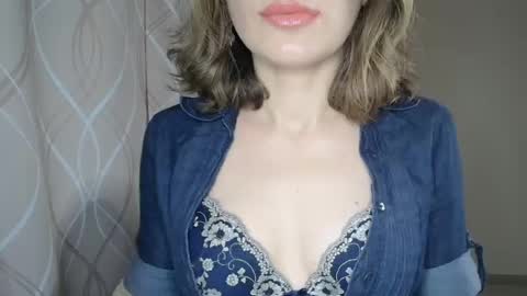 Sophiemisss online show from December 17, 11:49 am