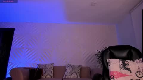 Sophie  Palmer online show from January 8, 1:02 pm