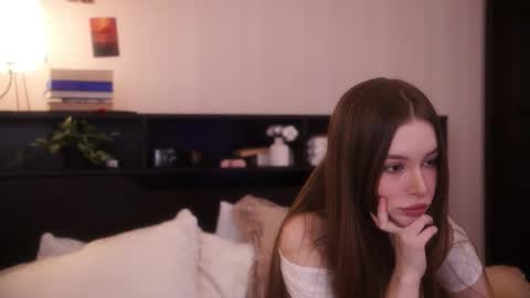 Snapshot of sophiephoria chatting on December 3, 4:38 pm Sophie Next stream 3 online show from December 3, 4:38 pm