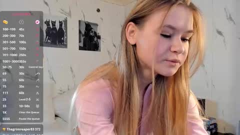 Snapshot of sophierayne_ chatting on February 5, 9:58 am SophieRayne online show from February 5, 9:58 am