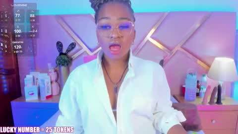 Sophie online show from March 28, 1:00 pm