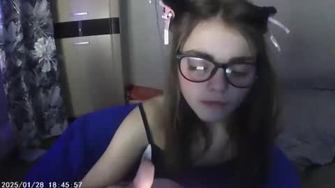 Snapshot of sophiesuvi chatting on January 27, 8:28 pm Sophie and my bestie Mandy online show from January 27, 8:28 pm