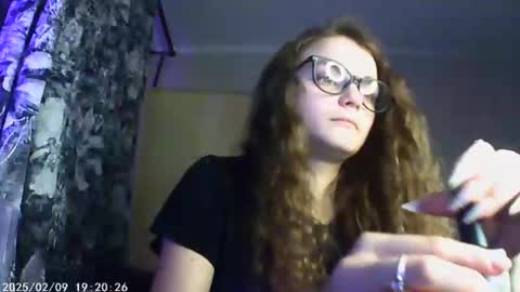 Snapshot of sophiesuvi chatting on February 8, 9:04 pm Sophie and my bestie Mandy online show from February 8, 9:04 pm