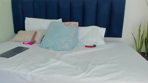 sophieturner_mg online show from November 24, 7:13 pm