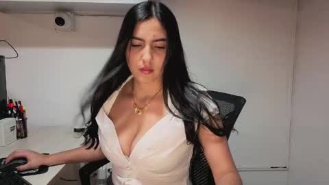 Sophiee online show from May 18, 11:54 pm