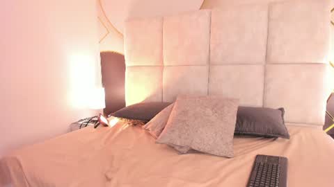 Snapshot of sophiie_rosee chatting on July 6, 7:38 pm sophiie_rosee online show from July 6, 7:38 pm