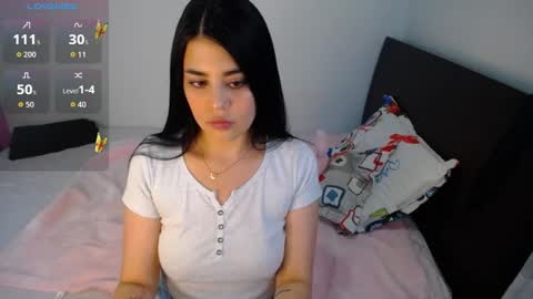 Snapshot of sophy_whiite_ chatting on October 22, 9:14 pm Sophy online show from October 22, 9:14 pm