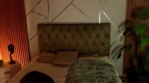 Snapshot of sophyadams_ chatting on February 19, 7:54 pm Sophy online show from February 19, 7:54 pm