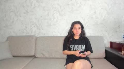 sophywhisper online show from September 13, 5:40 am