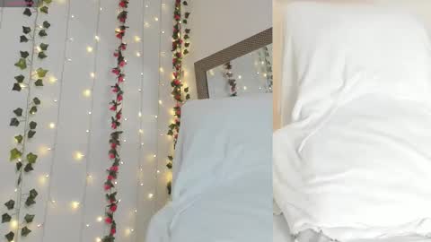 Snapshot of soraya_davis_ chatting on February 3, 8:30 am Soraya online show from February 3, 8:30 am